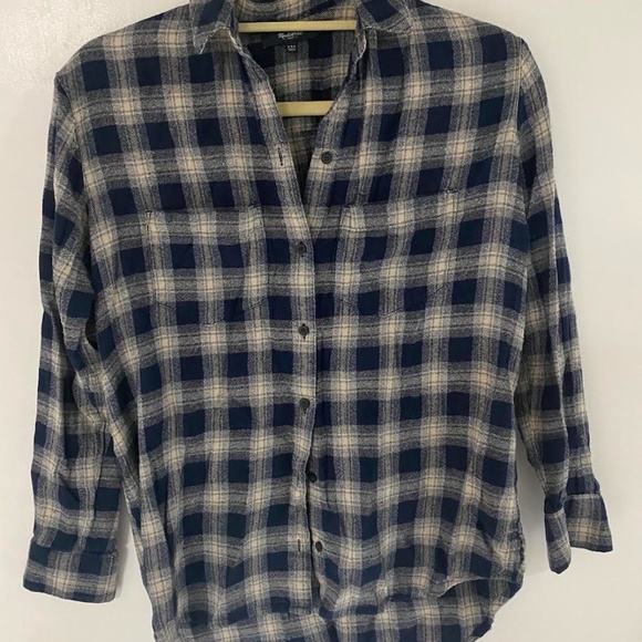 Madewell Oversized Hi-Lo Flannel Boyshirt in Andover Plaid - Picture 4 of 6